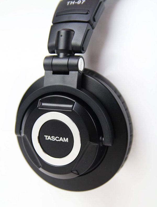 Tascam TH-07 - High Definition Monitor Headphones Fashion